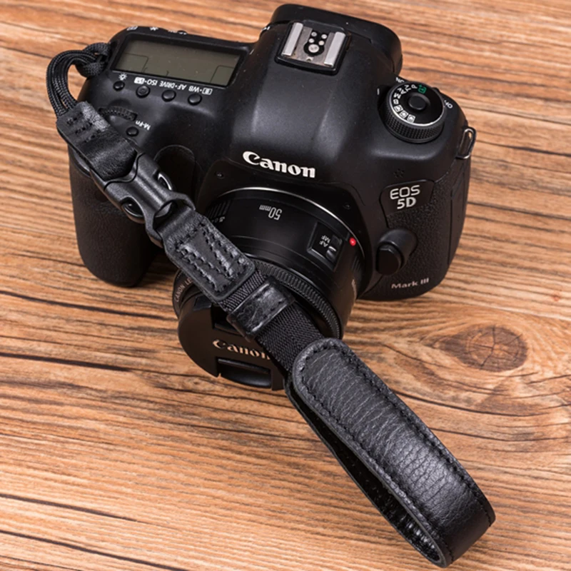 Genuine Leather Quick Release Camera Wrist Strap Lanyard Mirrorless Digital Camera Belt Rope for Canon/Sony/Nikon/Leica
Genuine Leather Quick Release Camera Wrist Strap Lanyard Mirrorless Digital Camera Belt Rope for Canon/Sony/Nikon/Leica