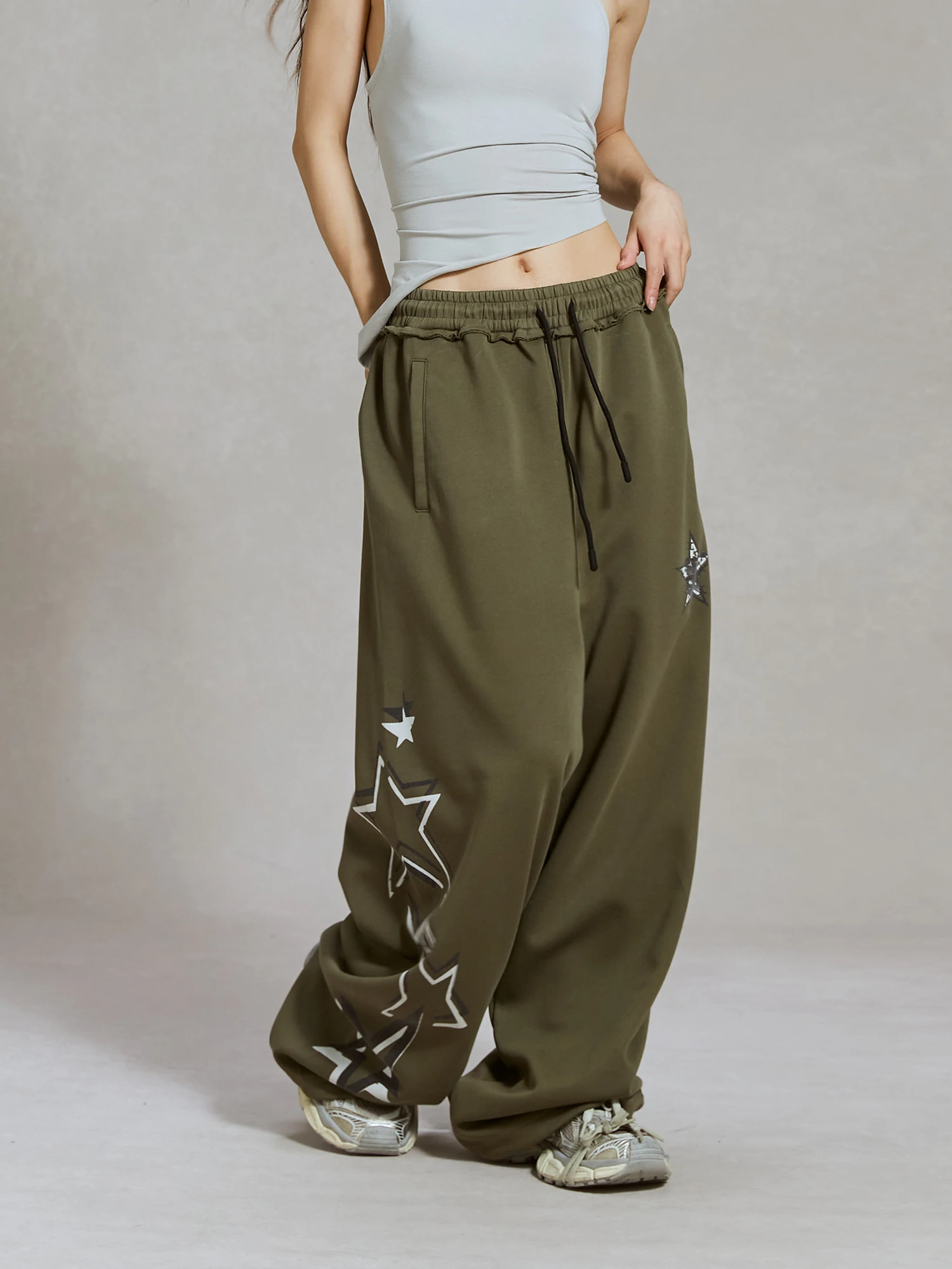 Прямые спортивные брюки с высокой талией и морской звездой, повседневные брюки для джазовых танцев, уличные брюки по индивидуальному заказу, длинная смесь хлопка
Прямые спортивные брюки с высокой талией и морской звездой, повседневные брюки для джазовых танцев, уличные брюки по индивидуальному заказу, длинная смесь хлопка