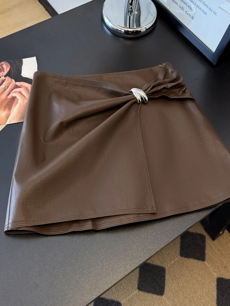 Асимметричная юбка из искусственной кожи с высокой талией для женщин, весна-осень-зима, модная, утягивающая, универсальная короткая юбка
Асимметричная юбка из искусственной кожи с высокой талией для женщин, весна-осень-зима, модная, утягивающая, универсальная короткая юбка