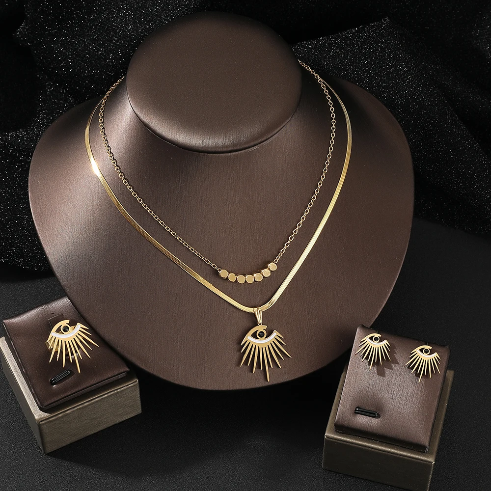 Комплект из колье, серёг и кольца, для невесты
Комплект из колье, серёг и кольца, для невесты