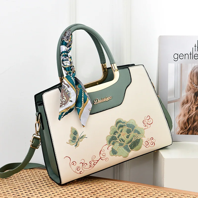 Flower Embroidered Ladies Luxury Handbags Large Capacity Women Top-Handle Bags National Style Atmosphere Womens Crossbody Bag
Flower Embroidered Ladies Luxury Handbags Large Capacity Women Top-Handle Bags National Style Atmosphere Womens Crossbody Bag