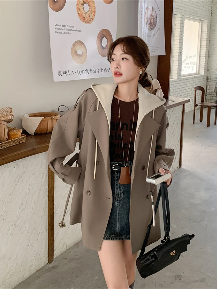 Fake Two Hooded Trench Coats for Women's Spring and Autumn 2026 New Korean Style Detachable Hooded British Style Short Coat
Fake Two Hooded Trench Coats for Women's Spring and Autumn 2026 New Korean Style Detachable Hooded British Style Short Coat