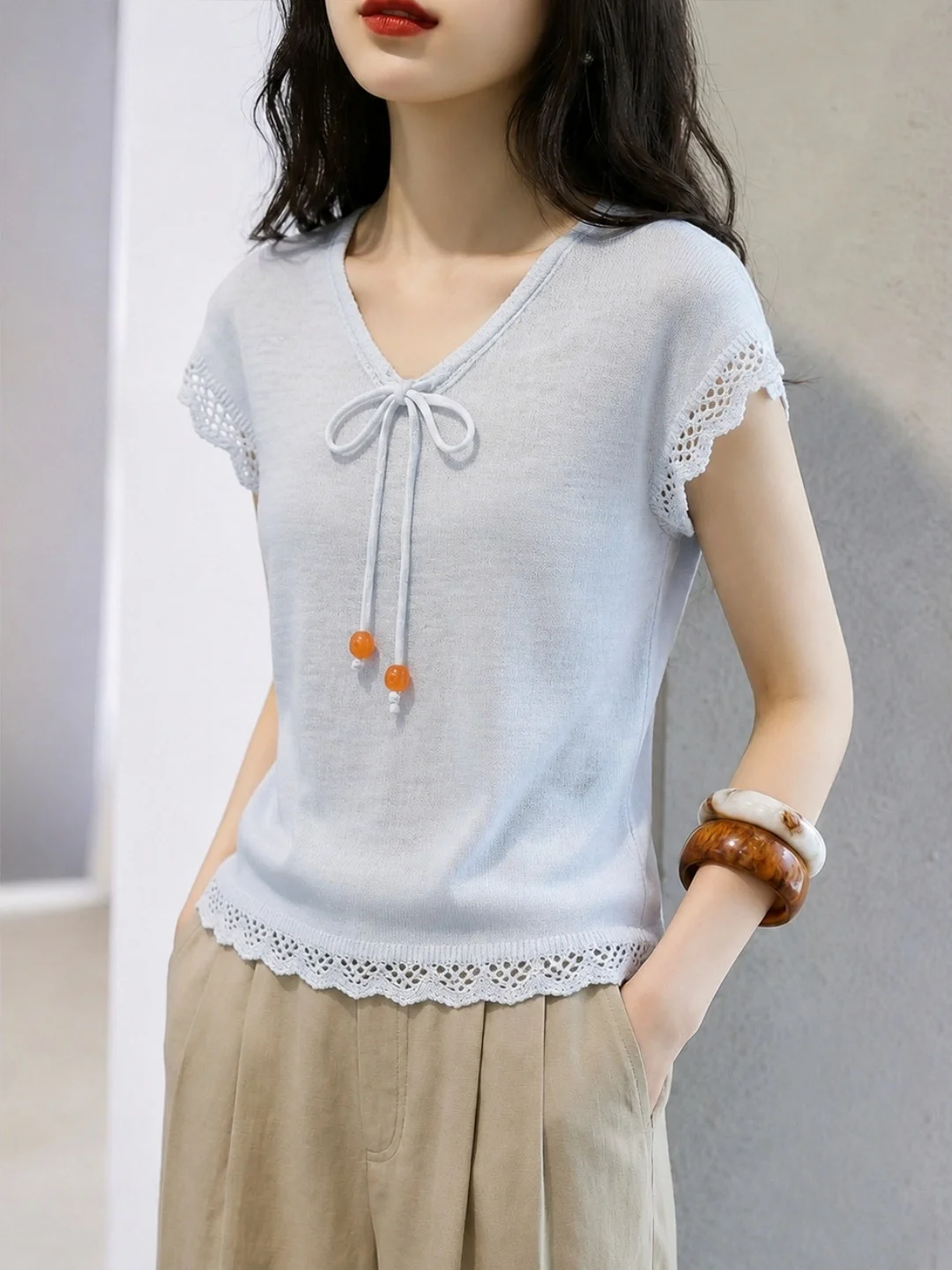 Trendy Ice Silk Knitted Top with Belt V-Neck Hollow out Design Short Sleeve Korean Style Fashionable Unique Small Audience
Trendy Ice Silk Knitted Top with Belt V-Neck Hollow out Design Short Sleeve Korean Style Fashionable Unique Small Audience