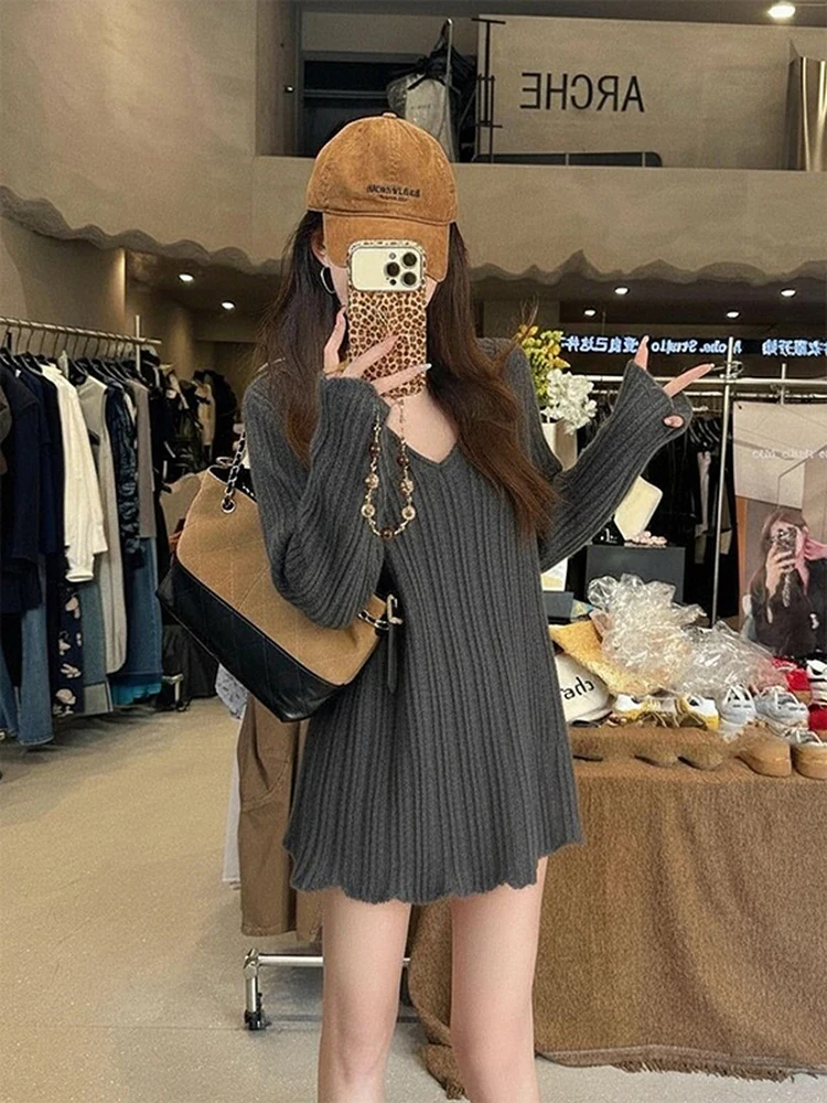 Korean Style Thickened Loose V-Neck Pullover Sweater Women's Autumn Winter Outerwear Medium Length Knitted Top
Korean Style Thickened Loose V-Neck Pullover Sweater Women's Autumn Winter Outerwear Medium Length Knitted Top