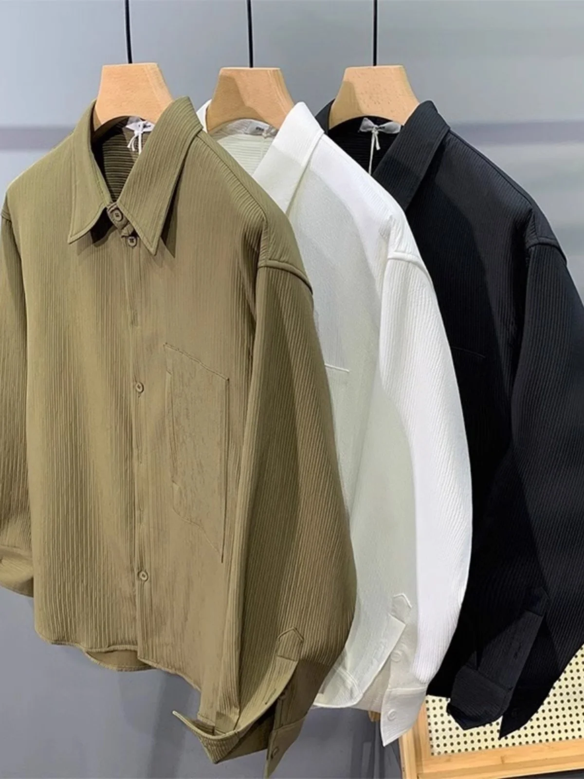 Men's Long Sleeve Shirt Casual Loose Fit Color Spring Autumn High Texture Sensation Fashionable Outerwear Coat
Men's Long Sleeve Shirt Casual Loose Fit Color Spring Autumn High Texture Sensation Fashionable Outerwear Coat