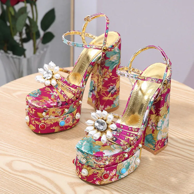 2026 Sparkling Diamante Pearls Flower Buckle Decoration Ultra High Heel Women's Satin Chunky Heel Buckle Strappy Party Sandals
2026 Sparkling Diamante Pearls Flower Buckle Decoration Ultra High Heel Women's Satin Chunky Heel Buckle Strappy Party Sandals