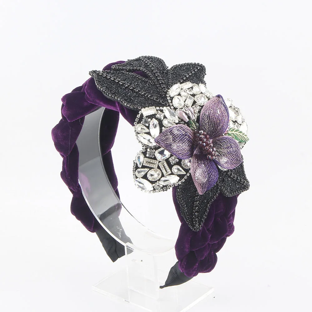 European and American Fashion Retro Wide Edge Braided Velvet Purple Crystal Flower Headband Luxurious Hair Accessory
European and American Fashion Retro Wide Edge Braided Velvet Purple Crystal Flower Headband Luxurious Hair Accessory