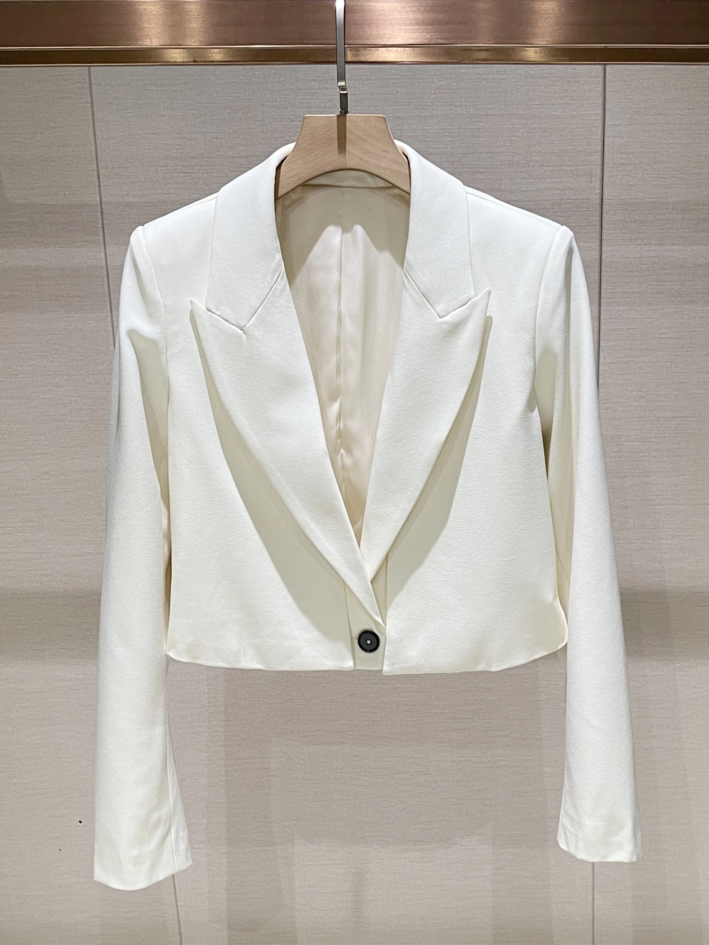 Women's Casual Long Sve Collared Outerwear White Lightweight Luxury Coat Winter New Sle Commute Sle Button Design
Women's Casual Long Sve Collared Outerwear White Lightweight Luxury Coat Winter New Sle Commute Sle Button Design