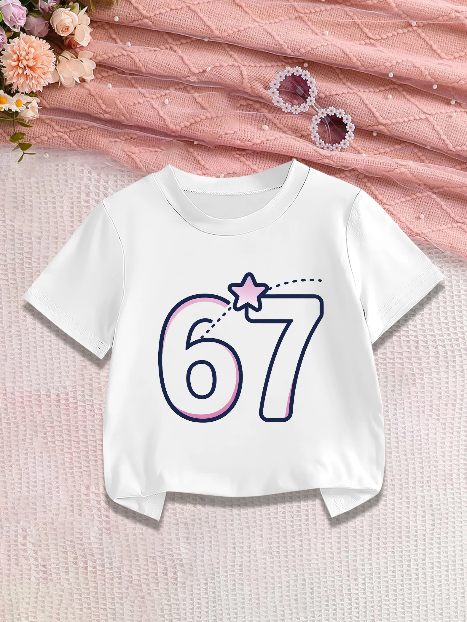 1 шт.: Милые летние футболки с коротким рукавом для девочек с мультяшным минималистичным принтом цифр 67 и звезд
1 шт.: Милые летние футболки с коротким рукавом для девочек с мультяшным минималистичным принтом цифр 67 и звезд