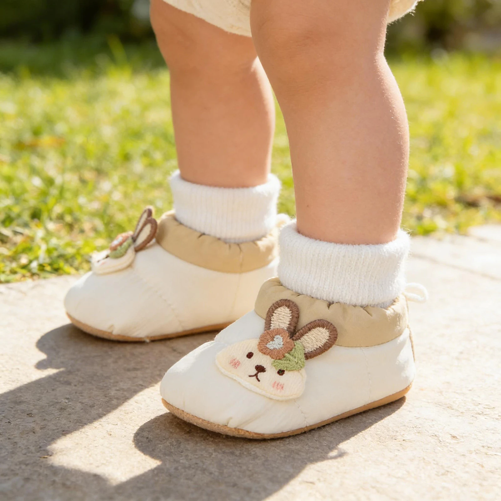 Вязаная обувь для маленьких мальчиков и девочек, очаровательные носки с мягкой подошвой и украшением в виде животных, удобные домашние пинетки для первой ходьбы
Вязаная обувь для маленьких мальчиков и девочек, очаровательные носки с мягкой подошвой и украшением в виде животных, удобные домашние пинетки для первой ходьбы