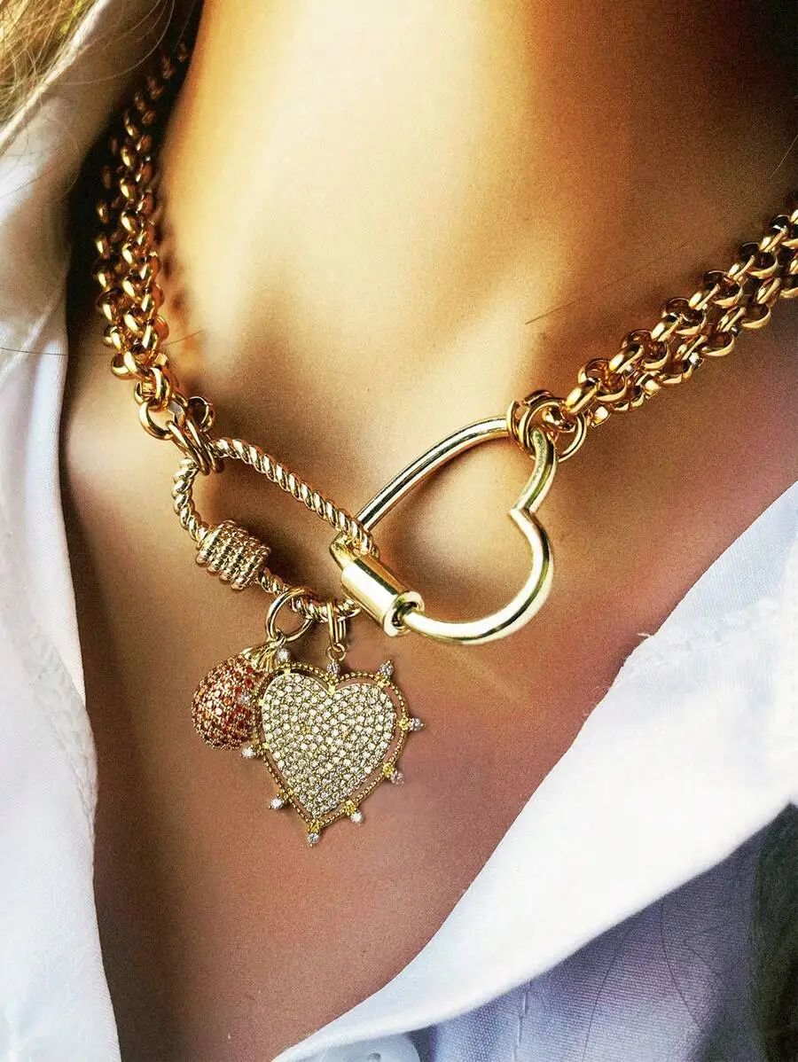 Chunky Twist Love Carabiner Double O Chain Necklace With Rhinestone Heart Pendant
Chunky Twist Love Carabiner Double O Chain Necklace With Rhinestone Heart Pendant