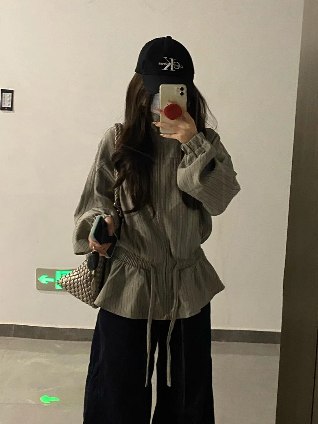 Sweet Cool Spicy Girl Style Waist-Cinching Stripe Zipper Jacket Drawstring Design Slimming Outerwear Early Spring Casual Loos...
Sweet Cool Spicy Girl Style Waist-Cinching Stripe Zipper Jacket Drawstring Design Slimming Outerwear Early Spring Casual Loos...