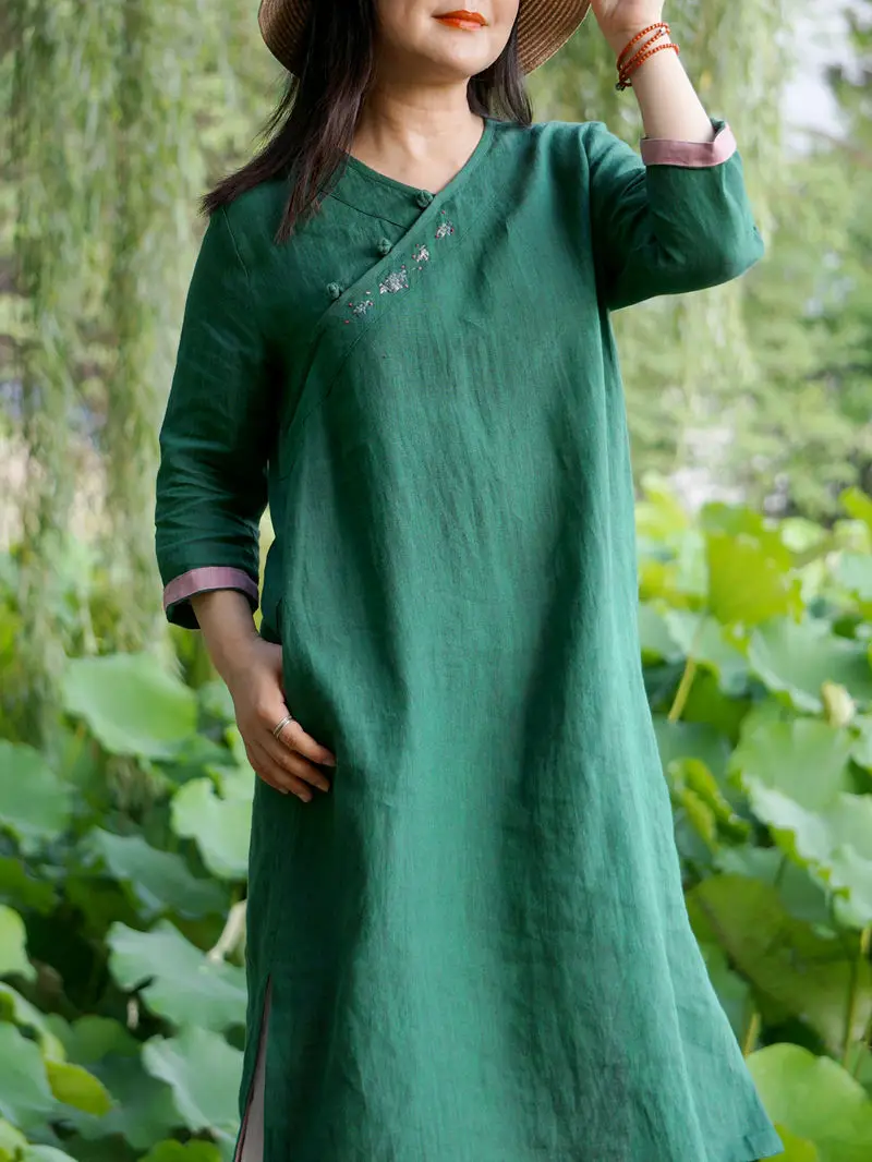 Льняной халат с V-образным вырезом и ручной вышивкой для женщин, оригинальный дизайн, летняя мода, художественный узор Ханьфу в стиле Гэн Лэй
Льняной халат с V-образным вырезом и ручной вышивкой для женщин, оригинальный дизайн, летняя мода, художественный узор Ханьфу в стиле Гэн Лэй