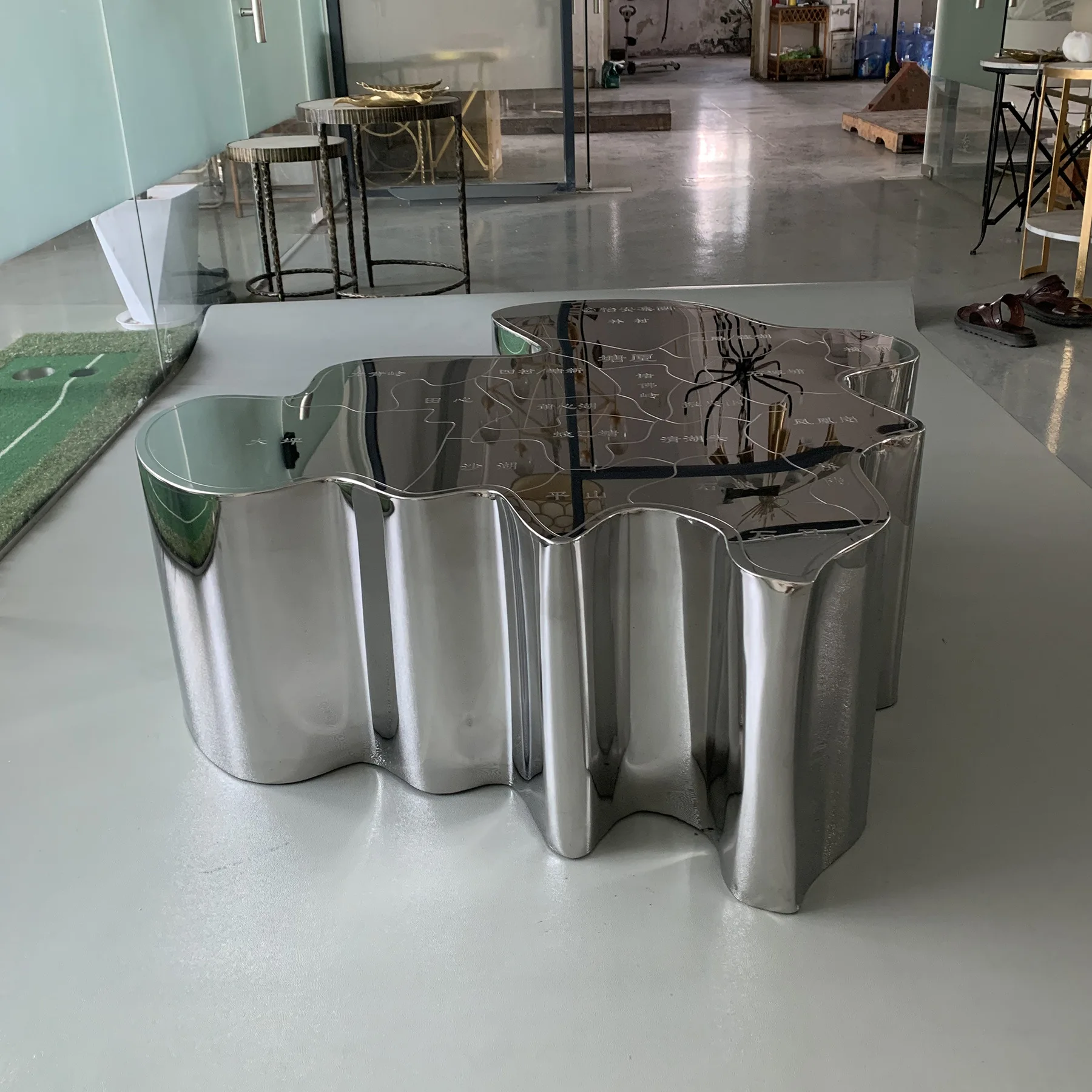LTT modern minimalist creative map stainless steel living room coffee table meeting living room coffee table table
LTT modern minimalist creative map stainless steel living room coffee table meeting living room coffee table table
