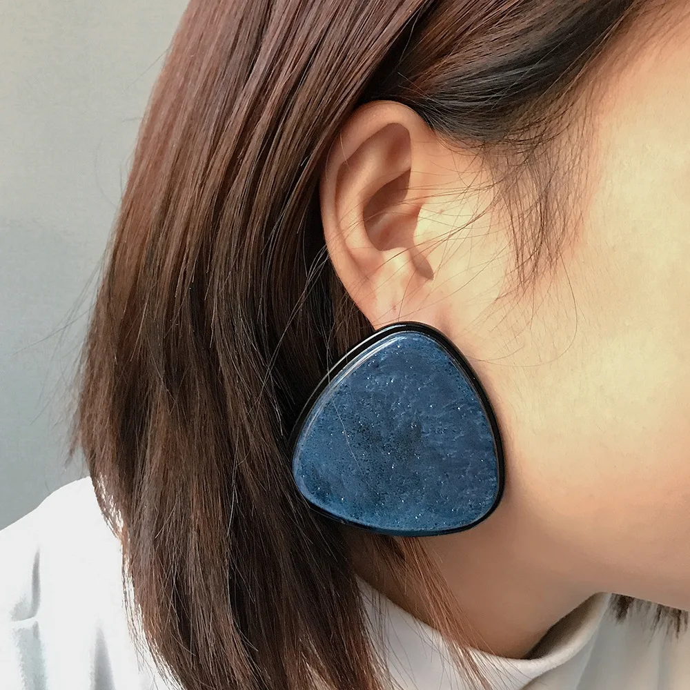 DIY accessories European and American temperament simple and exaggerated earrings, medieval round fringed earrings, street stall
DIY accessories European and American temperament simple and exaggerated earrings, medieval round fringed earrings, street stall