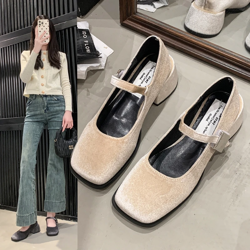 2025 New Mary Janes Shoes Female New Square Toe New Style Casual Pumps Fashion Shallow Buckle Shoes High Heel Shoes
2025 New Mary Janes Shoes Female New Square Toe New Style Casual Pumps Fashion Shallow Buckle Shoes High Heel Shoes