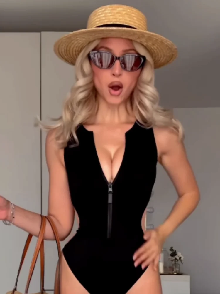 Chic Black Zip-front One-piece Swimsuit Sleeveless Sexy Hottie Cutout Slim Fit Women Beach Summer Pool Party Trendy Swimsuits
Chic Black Zip-front One-piece Swimsuit Sleeveless Sexy Hottie Cutout Slim Fit Women Beach Summer Pool Party Trendy Swimsuits