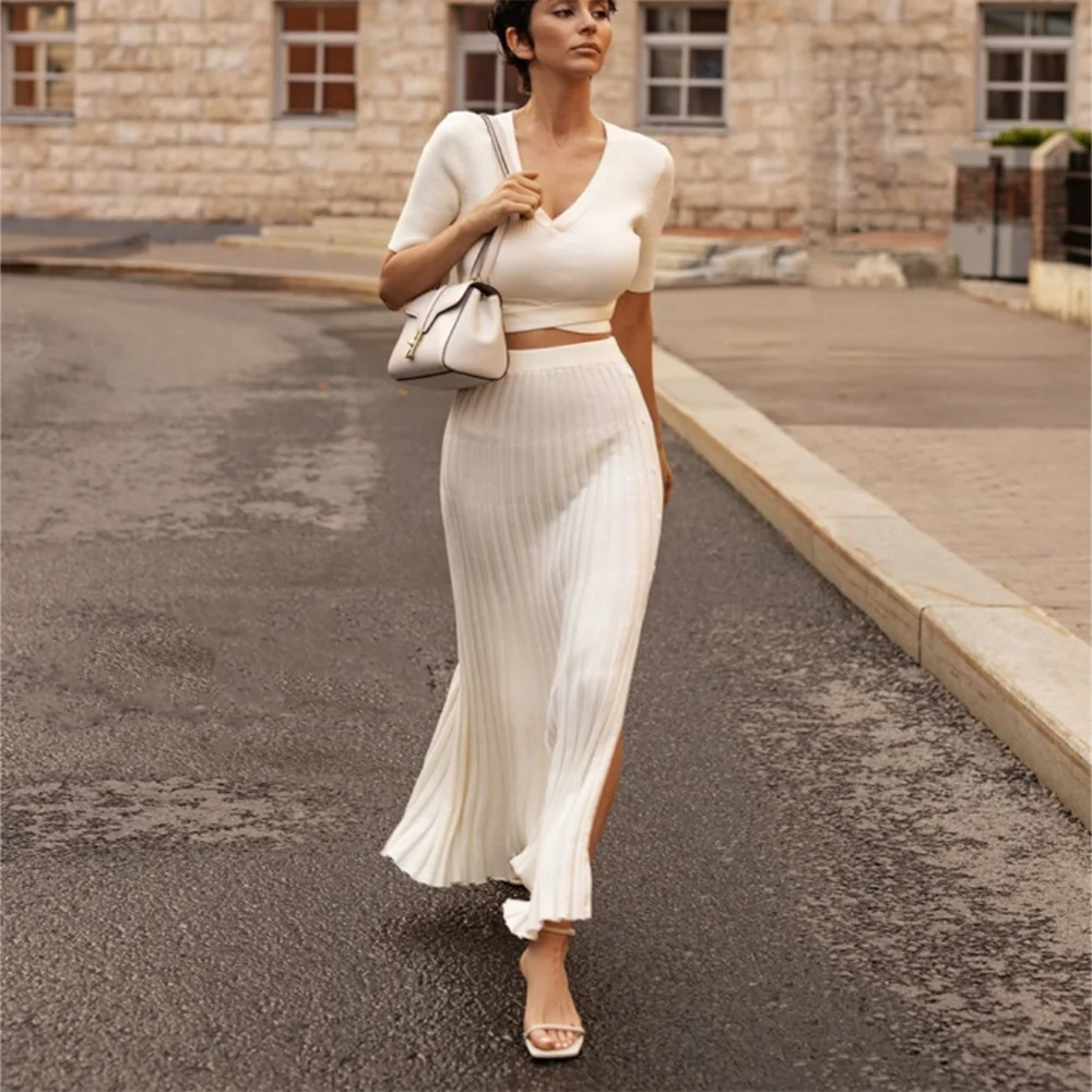 Women Knitting Short Top Long Skirt 2 Piece Set Spring Summer Office Lady V-Neck Slim Crop Top Split Ankle-Length Skirt Set
Women Knitting Short Top Long Skirt 2 Piece Set Spring Summer Office Lady V-Neck Slim Crop Top Split Ankle-Length Skirt Set