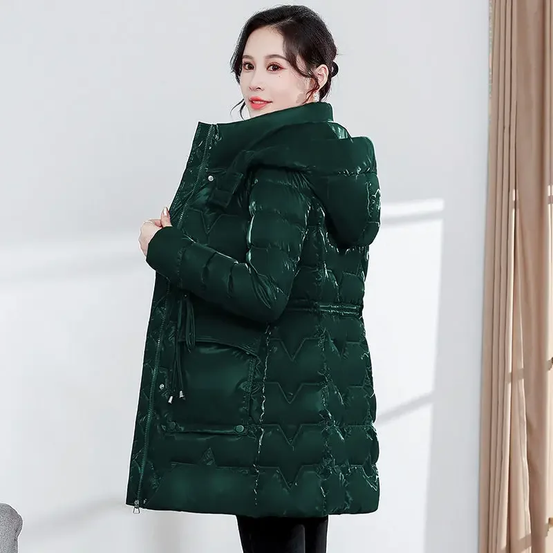 2023 New Women Cotton coat Winter Jacket Female thick warm Parkas hooded Outwear large size Overcoat 
2023 New Women Cotton coat Winter Jacket Female thick warm Parkas hooded Outwear large size Overcoat