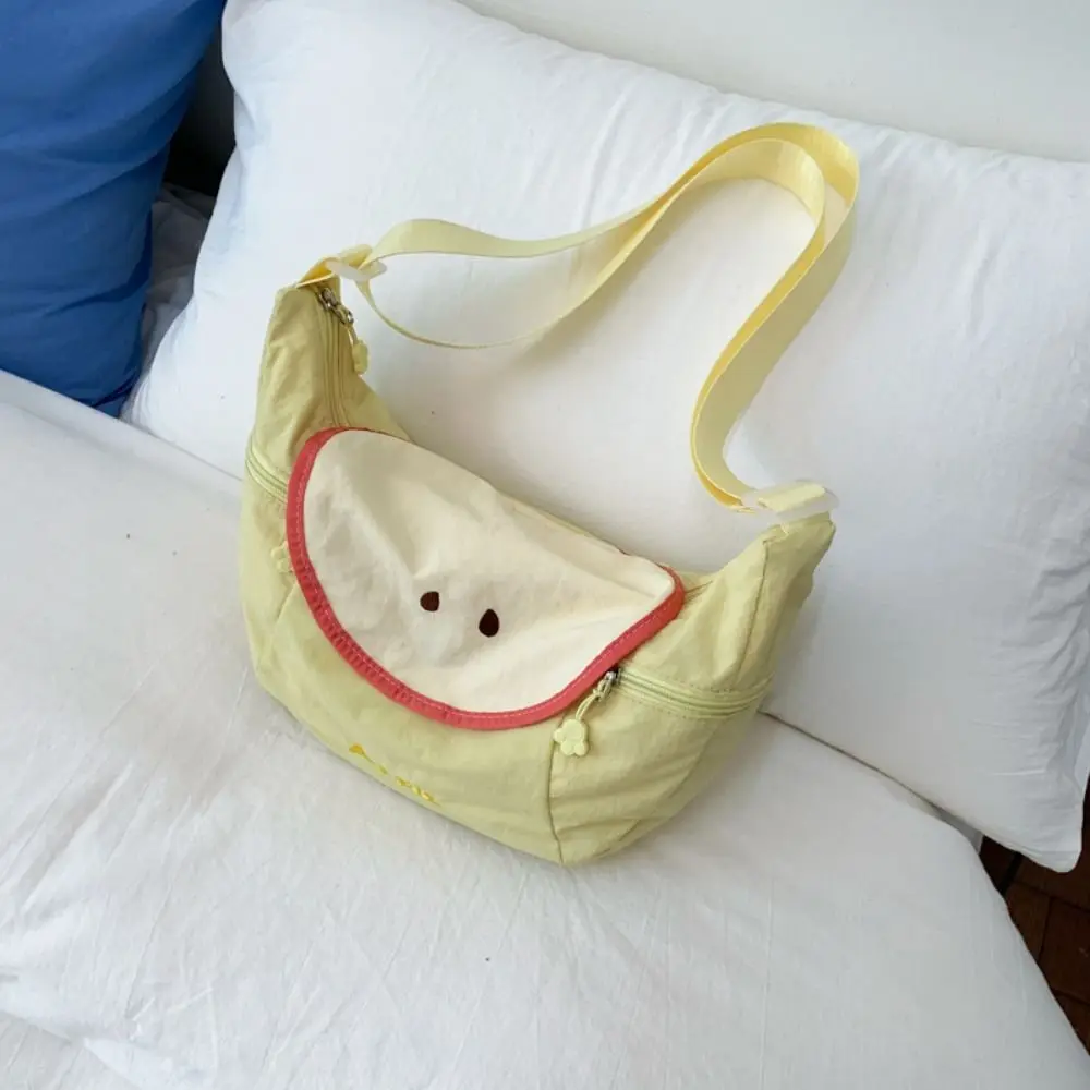 Повседневная нейлоновая сумка на плечо в корейском стиле, креативная тканевая сумка-мессенджер большой вместимости, легкая сумка для девочек
Повседневная нейлоновая сумка на плечо в корейском стиле, креативная тканевая сумка-мессенджер большой вместимости, легкая сумка для девочек