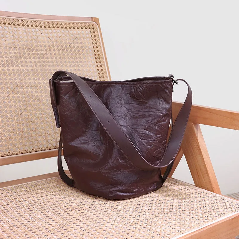 2024 Simple Minority Designer Genuine Leather Bucket Bag High Quality Large Capacity Commuter Tote Shoulder Bags Casual Bolsos
2024 Simple Minority Designer Genuine Leather Bucket Bag High Quality Large Capacity Commuter Tote Shoulder Bags Casual Bolsos