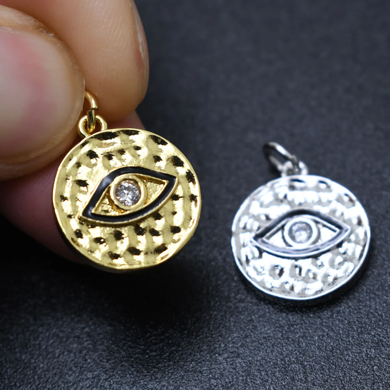 Jewelry Making Supplies Rhodium Gold Plated CZ Setting Metal Uneven Evil Eye Round Pendant for DIY Women Necklace
Jewelry Making Supplies Rhodium Gold Plated CZ Setting Metal Uneven Evil Eye Round Pendant for DIY Women Necklace