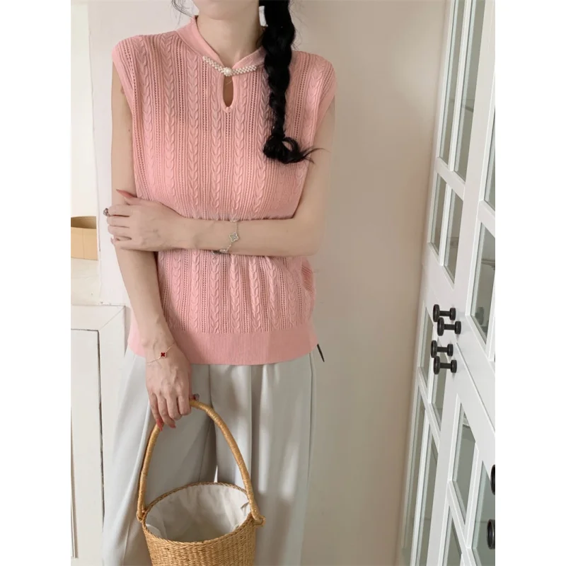New Chinese Style Plus Size Women's Knit Sweater with Button Hollow Design and Fashionable Look
New Chinese Style Plus Size Women's Knit Sweater with Button Hollow Design and Fashionable Look