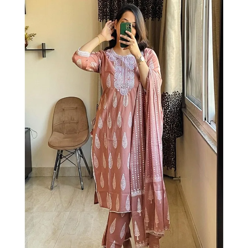 Printed Wedding Party Wear Designers Cotton Straight Kurti Palazzo & Dupatta Set
Printed Wedding Party Wear Designers Cotton Straight Kurti Palazzo & Dupatta Set