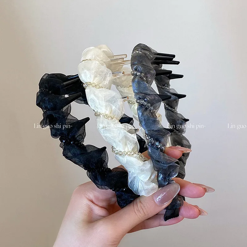 Хит продаж: Жемчужный ободок для волос с сеткой и зубчиками, нескользящий, для придания объема, для женщин, для повседневного использования и умывания
Хит продаж: Жемчужный ободок для волос с сеткой и зубчиками, нескользящий, для придания объема, для женщин, для повседневного использования и умывания