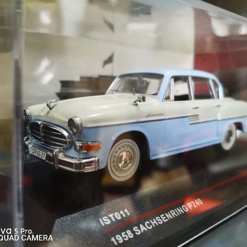 Diecast Alloy 1:43 ITS 1958 SACHSENRING P240 Blue And White Car Model Adult Out Of Print Collection Display Gift Souvenir
Diecast Alloy 1:43 ITS 1958 SACHSENRING P240 Blue And White Car Model Adult Out Of Print Collection Display Gift Souvenir