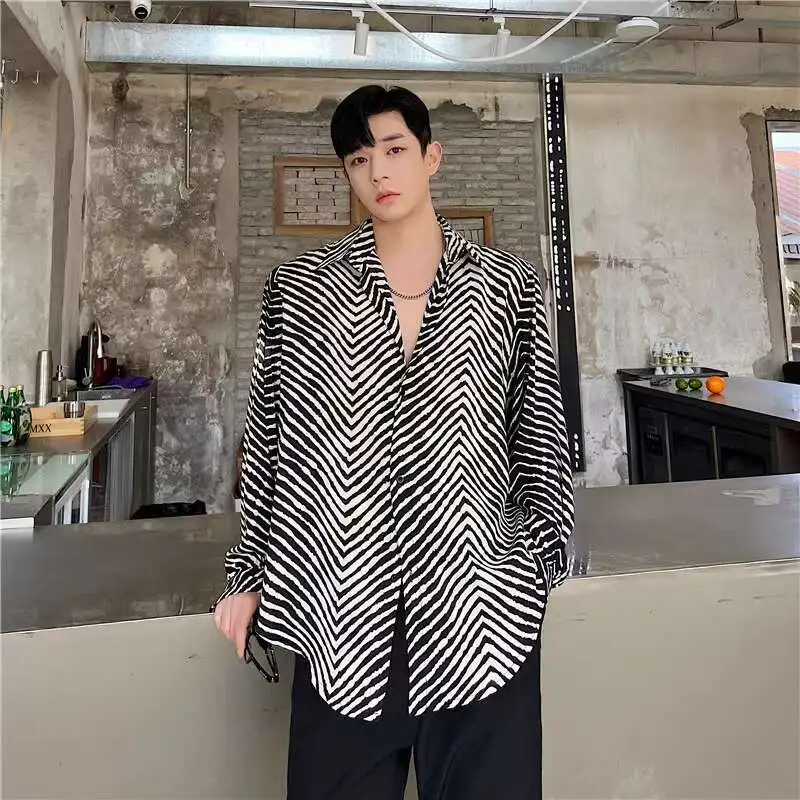 SYUHGFA Men's Stripe Shirts New Summer Personalized Trendy Lapel Print Style Korean Male Long Sleeve Casual Shirt Tide 2025
SYUHGFA Men's Stripe Shirts New Summer Personalized Trendy Lapel Print Style Korean Male Long Sleeve Casual Shirt Tide 2025