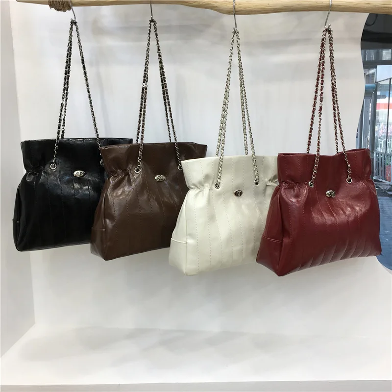Korean Style Niche Fashion Lock Pleated Cloud Bag Chain Underarm Bag Shoulder Tote Women's
Korean Style Niche Fashion Lock Pleated Cloud Bag Chain Underarm Bag Shoulder Tote Women's