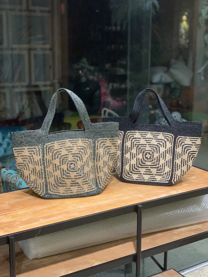 Faionable Lattice Weave Rfia Single oulder Bag for Women Briti Sle op Bag ape Geometric Pattern Daily Use
Faionable Lattice Weave Rfia Single oulder Bag for Women Briti Sle op Bag ape Geometric Pattern Daily Use