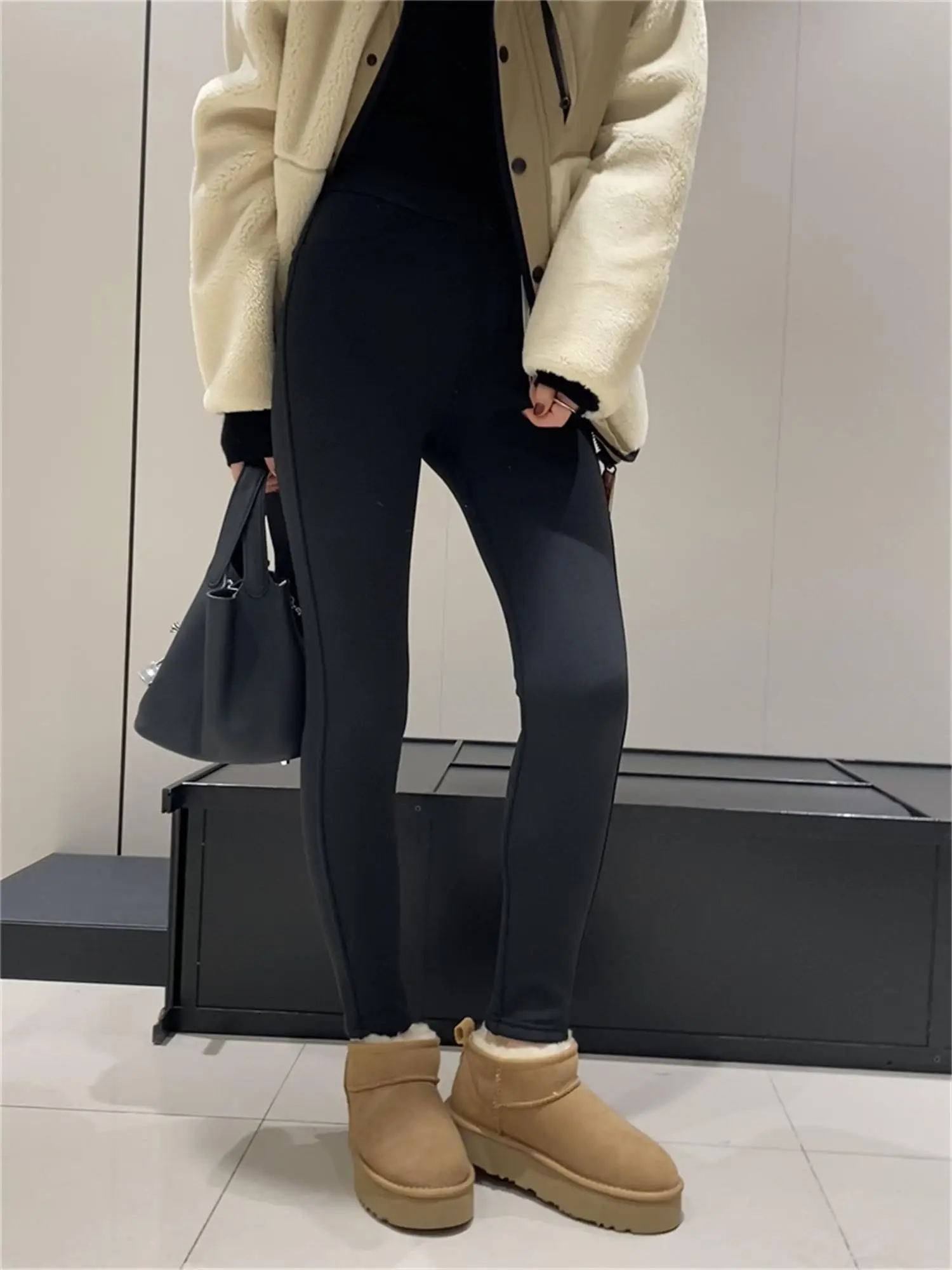 Теплые зимние шерстяные брюки-леггинсы с высокой талией и начесом, повседневные, синие
Теплые зимние шерстяные брюки-леггинсы с высокой талией и начесом, повседневные, синие