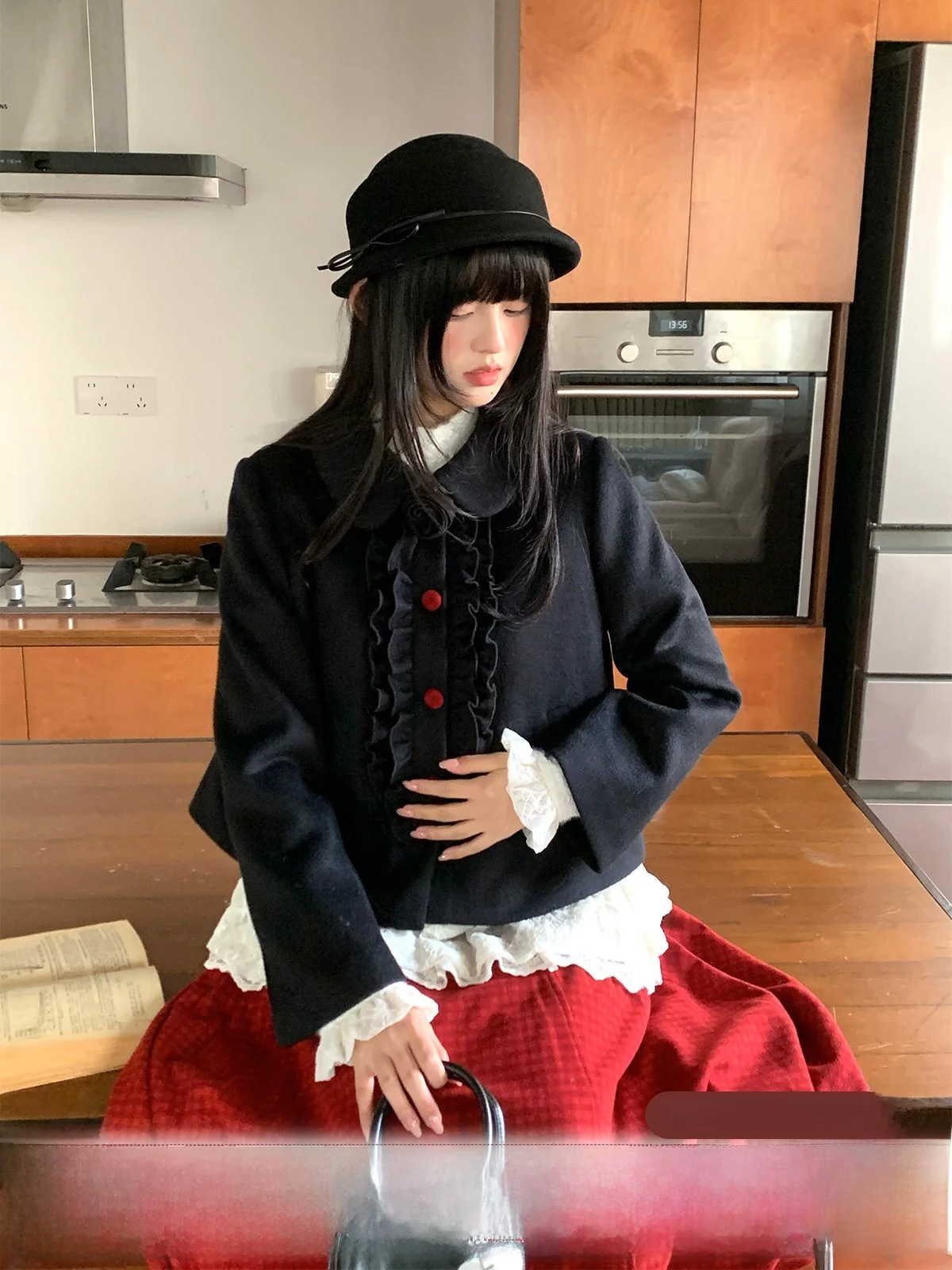 Sweet Japanese Style Black Woolen Suit Jacket Short Coat Women's Autumn Winter Thickened Long Sleeve Pure Color Button Design
Sweet Japanese Style Black Woolen Suit Jacket Short Coat Women's Autumn Winter Thickened Long Sleeve Pure Color Button Design