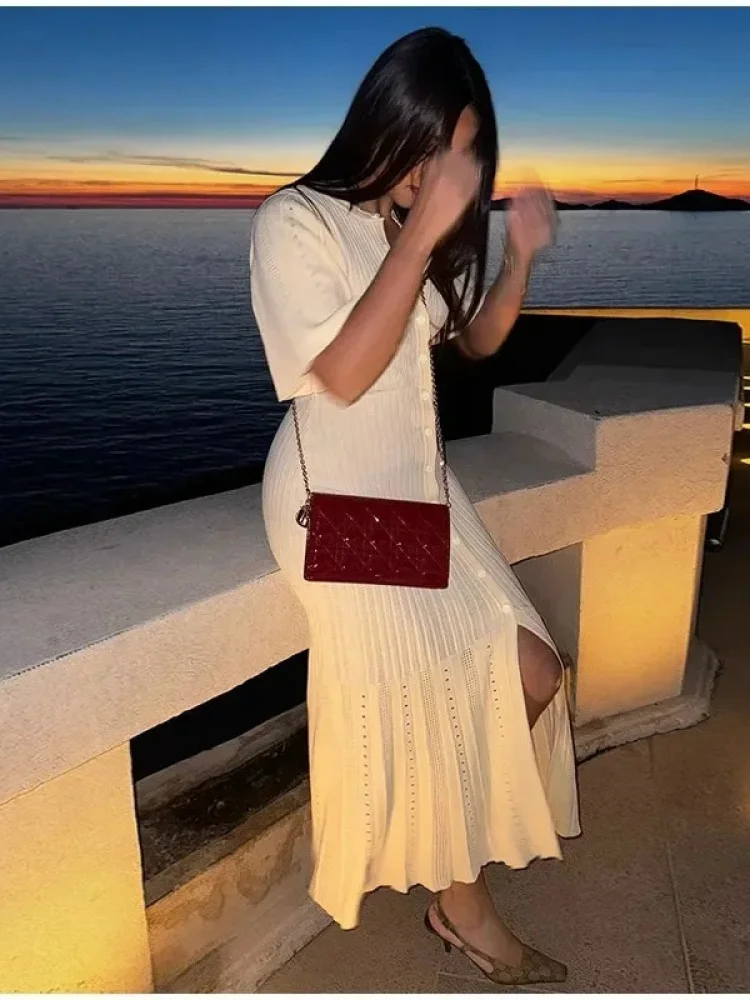 Cross-Border Short-Sleeve Knitted Dress with Buttons Women's Fashionable Elastic Waist Polyester Fiber Gown for Formal Occasions
Cross-Border Short-Sleeve Knitted Dress with Buttons Women's Fashionable Elastic Waist Polyester Fiber Gown for Formal Occasions