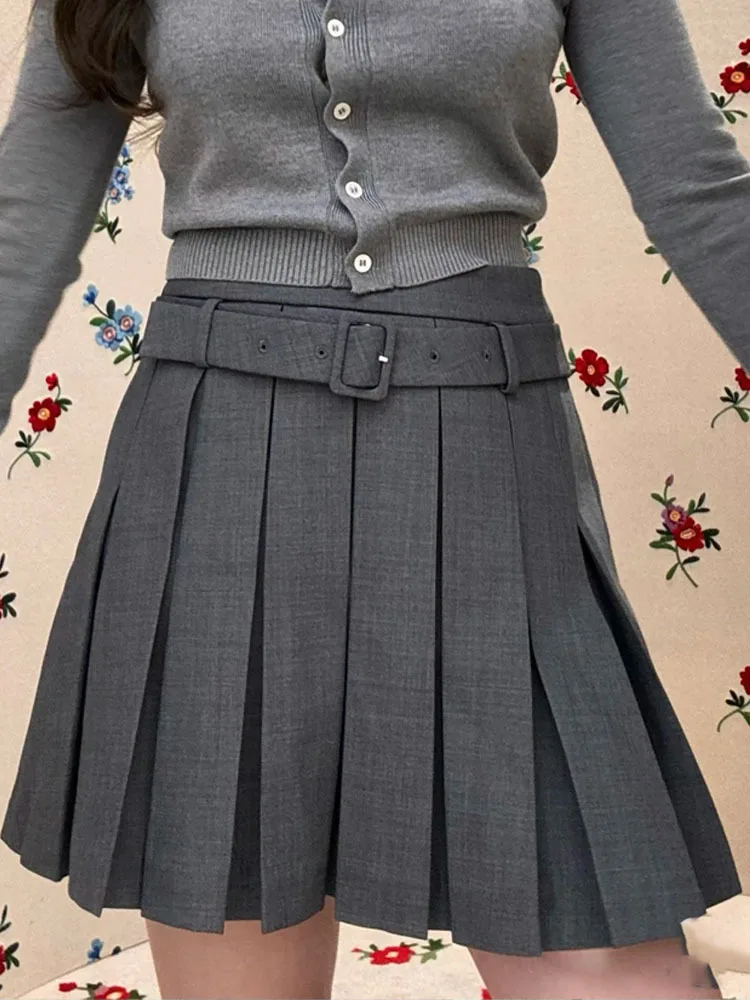 Gray Pleated Skirt Fashion Temperament Belt Decoration A-line Skirt College Style High Waisted Short Skirts 2025 Summer New
Gray Pleated Skirt Fashion Temperament Belt Decoration A-line Skirt College Style High Waisted Short Skirts 2025 Summer New