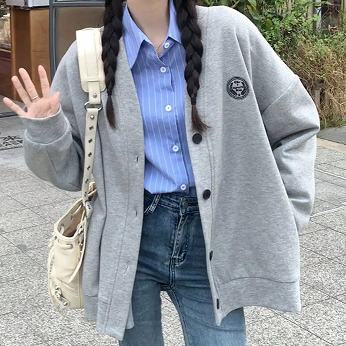Korean Chic Autumn and Winter Buttoned Long-Sleeved Pure Color Sweatshirt Git Women's Loose Cardigan Outer Tower
Korean Chic Autumn and Winter Buttoned Long-Sleeved Pure Color Sweatshirt Git Women's Loose Cardigan Outer Tower