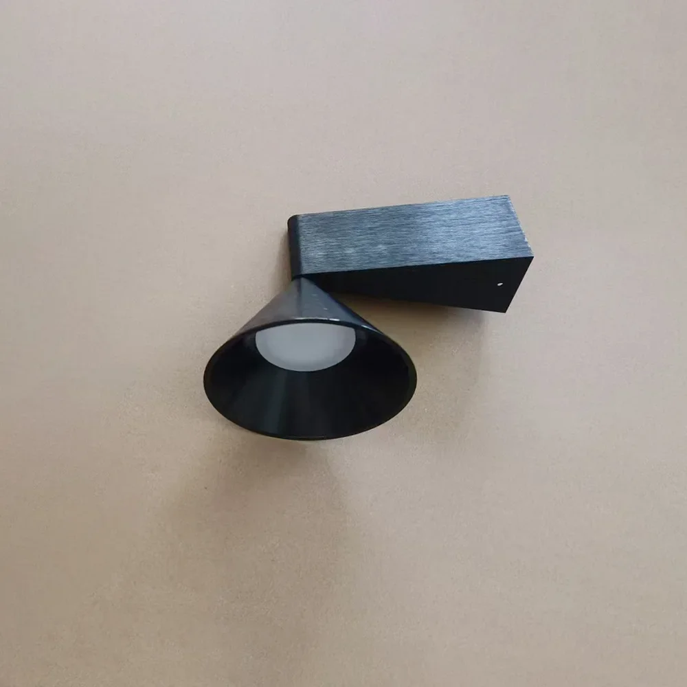 Современный конический светодиодный настенный светильник, матовый, золотой, серебристый, черный, 110 В, 220 В, украшение для дома, бра, настенный светильник, прикроватный светильник
Современный конический светодиодный настенный светильник, матовый, золотой, серебристый, черный, 110 В, 220 В, украшение для дома, бра, настенный светильник, прикроватный светильник