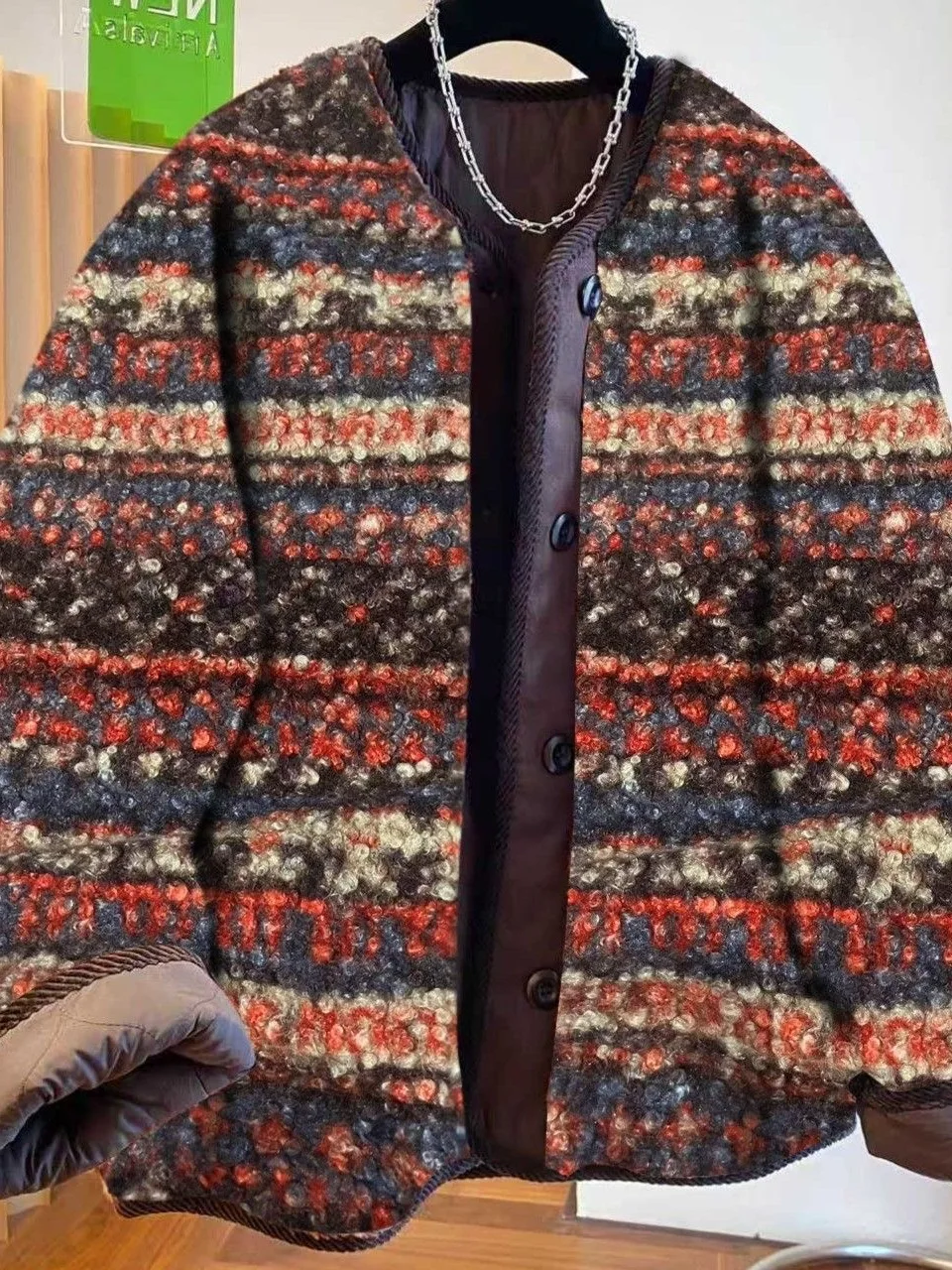 Retro Luxury Fleece Collar Cotton Jacket Women Winter Thickened Loose Fit Button up Long Sleeve Striped Polyester Fiber Coat
Retro Luxury Fleece Collar Cotton Jacket Women Winter Thickened Loose Fit Button up Long Sleeve Striped Polyester Fiber Coat