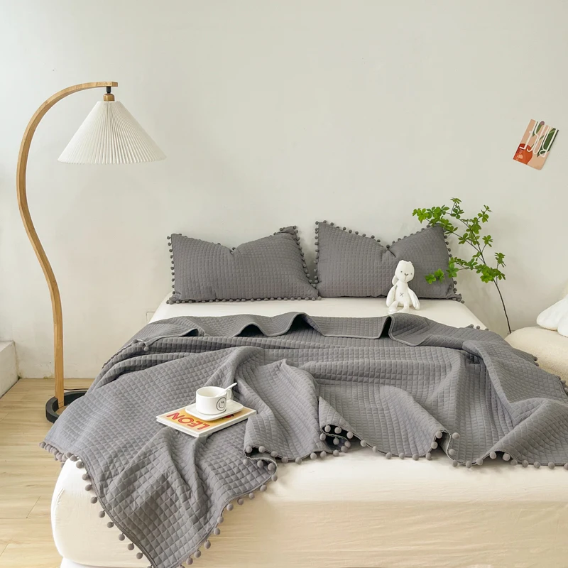 2025 new solid color washed cotton summer quilt air conditioner quilt three-piece set quilted thin quilt machine washable
2025 new solid color washed cotton summer quilt air conditioner quilt three-piece set quilted thin quilt machine washable