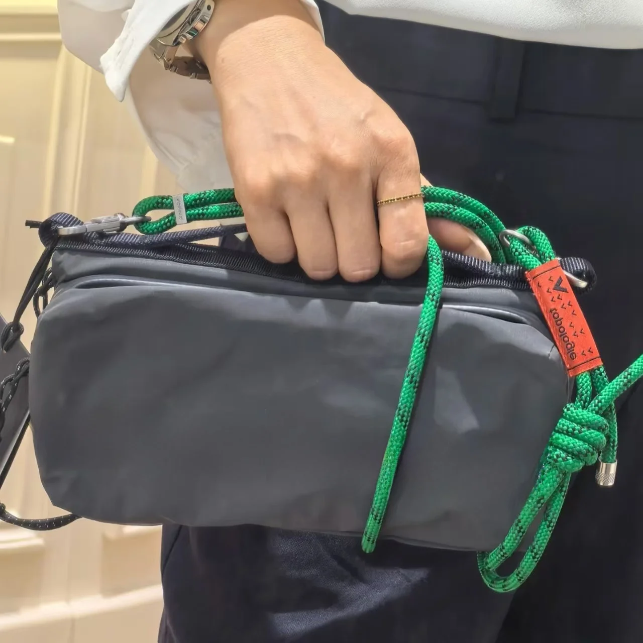 Повседневная уличная сумка через плечо, легкая водонепроницаемая дорожная сумка-держатель для бутылок, сумка для мужчин и женщин
Повседневная уличная сумка через плечо, легкая водонепроницаемая дорожная сумка-держатель для бутылок, сумка для мужчин и женщин