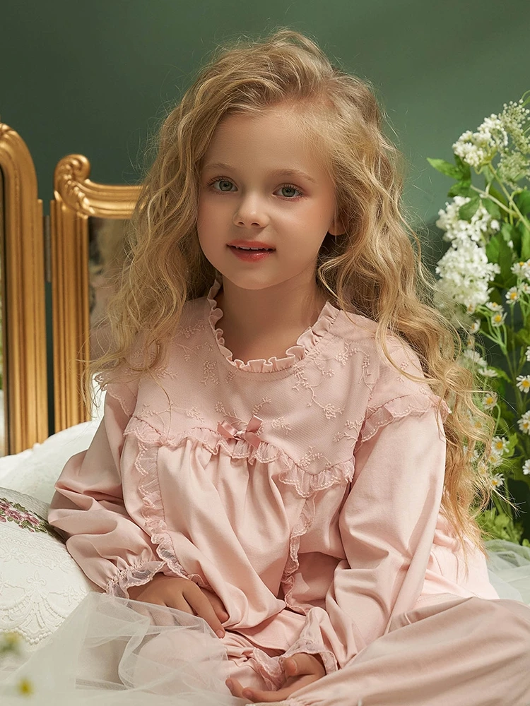 Vintage Soft Cotton Long Sleeve Parent-child Matching Pajamas Sets Sweet Girls Sleepwear Spring Autumn
Vintage Soft Cotton Long Sleeve Parent-child Matching Pajamas Sets Sweet Girls Sleepwear Spring Autumn