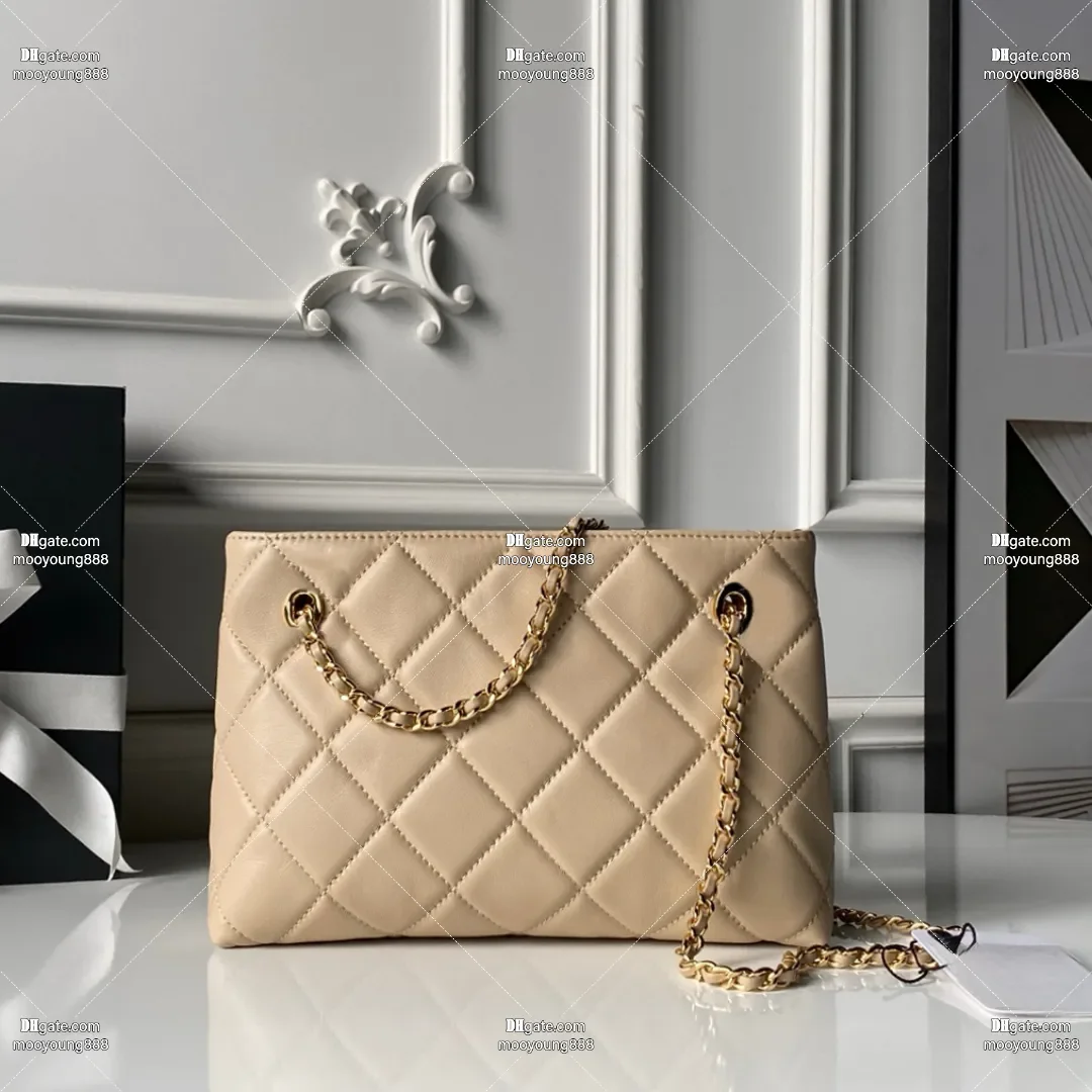 wholesale price 12A upgrade mirror quality designer small shopping bag quilted tote for women 24.5cm luxury beige
wholesale price 12A upgrade mirror quality designer small shopping bag quilted tote for women 24.5cm luxury beige