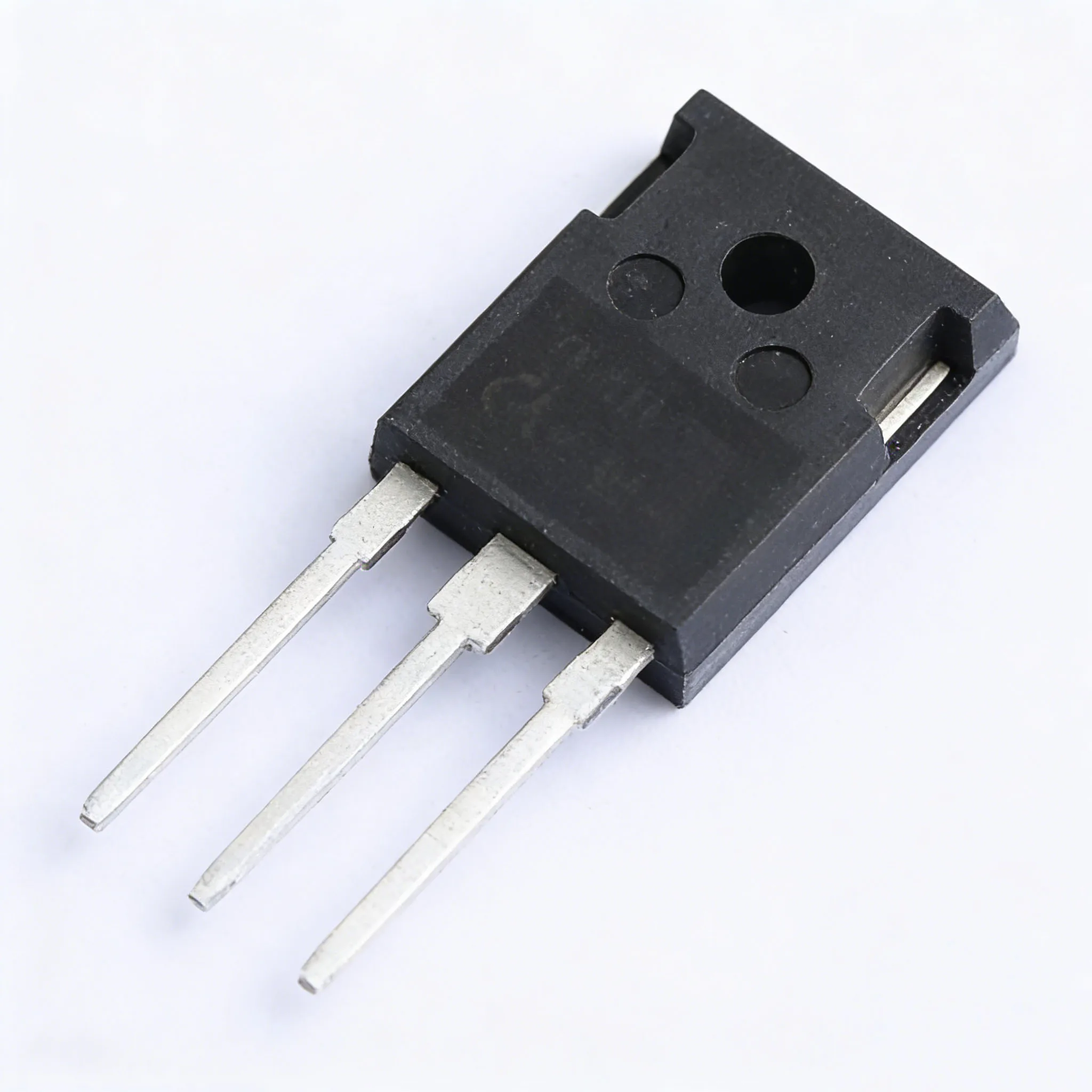 IKW40N120H3 TO-247-3 1.2kV 40A IGBT Tube-Module
IKW40N120H3 TO-247-3 1.2kV 40A IGBT Tube-Module