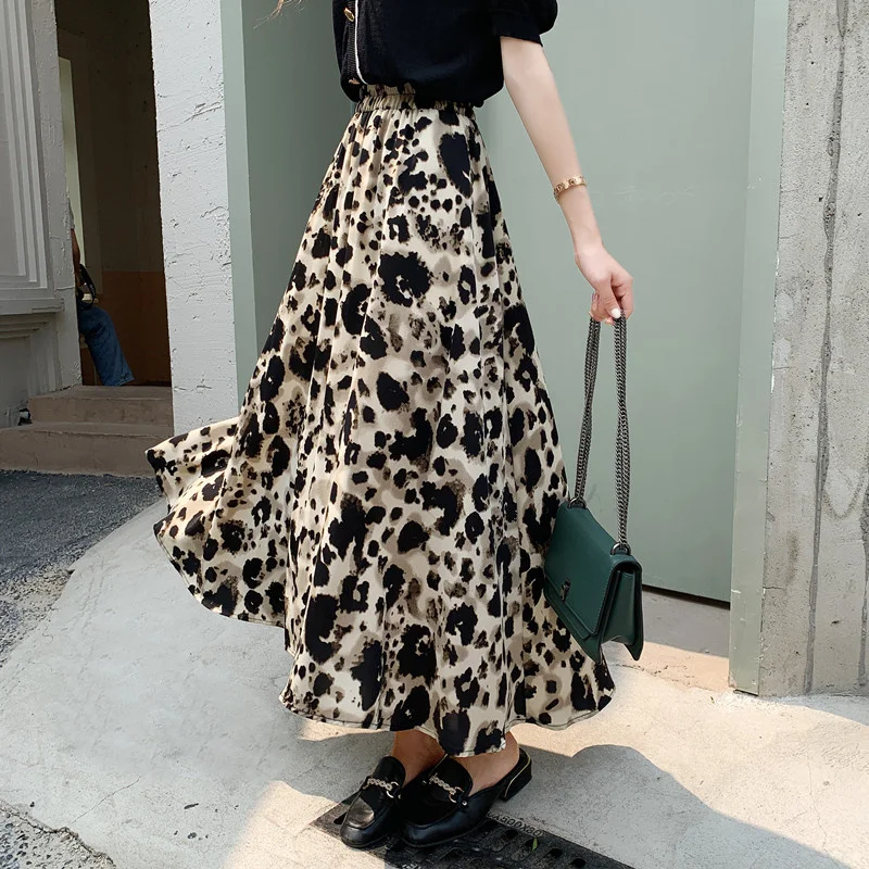 Women Long Skirts Fashion Fragmented Leopard Print Chiffon Large Swing Skirt Summer New High Waist Female Beach Skirt
Women Long Skirts Fashion Fragmented Leopard Print Chiffon Large Swing Skirt Summer New High Waist Female Beach Skirt