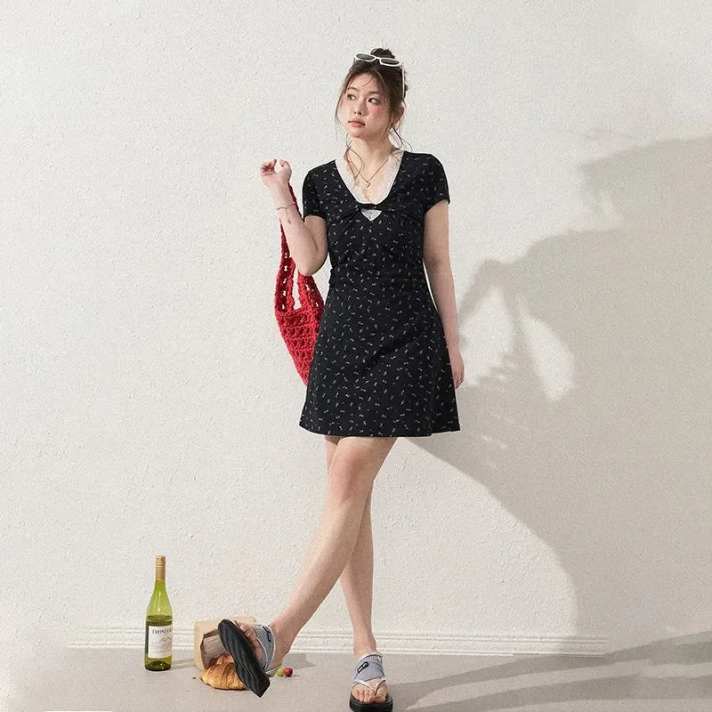 Women's Plus Size Floral Print Mini Dress Lace V Neck Short Sleeve Casual Summer Dress
Women's Plus Size Floral Print Mini Dress Lace V Neck Short Sleeve Casual Summer Dress