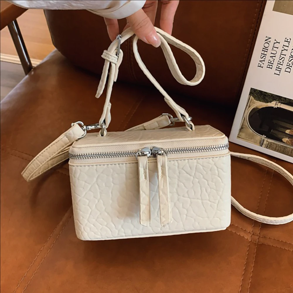 2025 New Fashion Box Bags Women Light Luxury Stone Pattern Zipper Handbags Korean Style Small Square Crossbody Lady Shoulder Bag
2025 New Fashion Box Bags Women Light Luxury Stone Pattern Zipper Handbags Korean Style Small Square Crossbody Lady Shoulder Bag