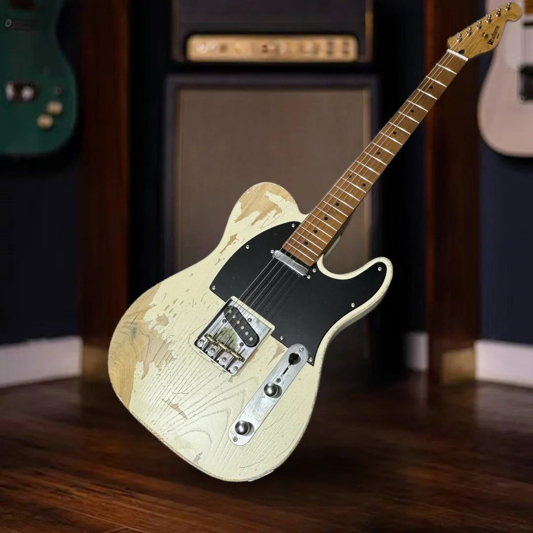6 Strings Electric Guitar Black Pickguard Maple Neck and Fingerboard Black Dots Inlay SS Pickup Cream Color Aged
6 Strings Electric Guitar Black Pickguard Maple Neck and Fingerboard Black Dots Inlay SS Pickup Cream Color Aged