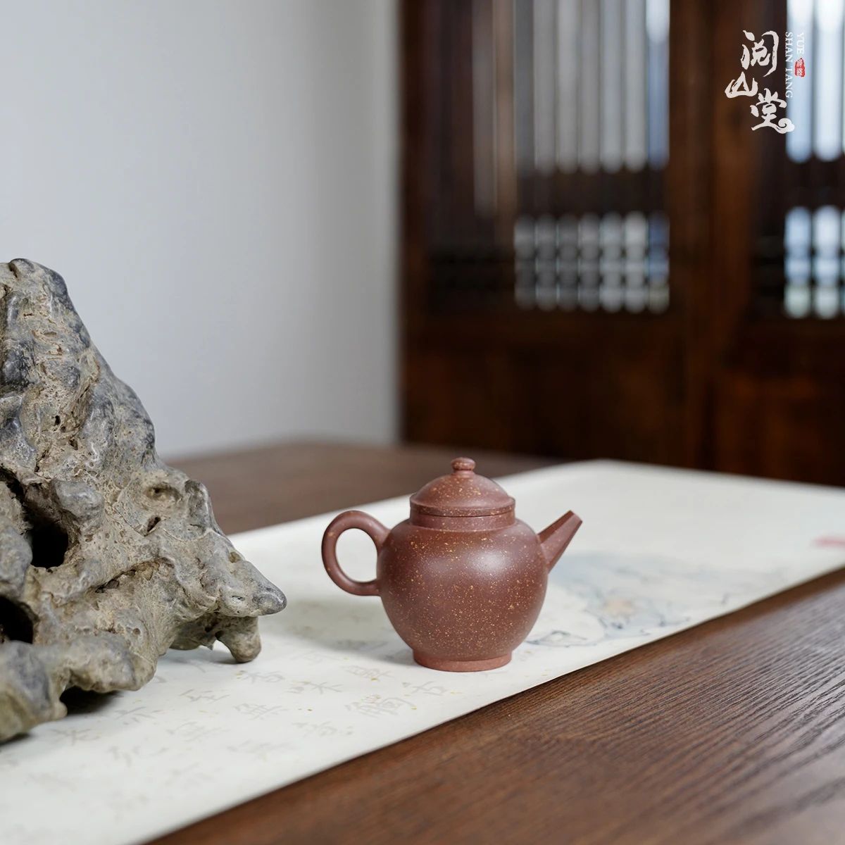 Yueshan Hall | Little Dia Hexagonal Pot Mouth With Wheel Beads, Osmanthus Sand Bottom Slot, Clear Purple Jade, Golden
Yueshan Hall | Little Dia Hexagonal Pot Mouth With Wheel Beads, Osmanthus Sand Bottom Slot, Clear Purple Jade, Golden